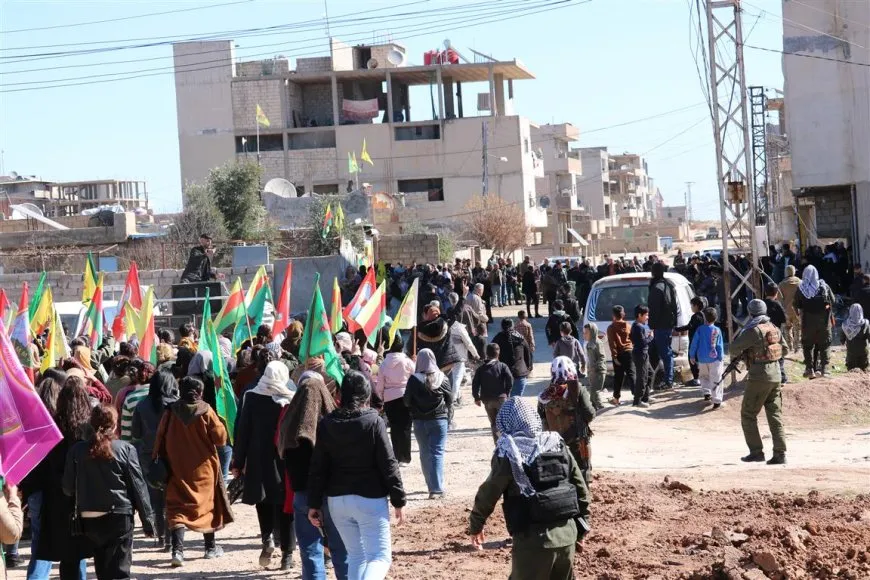 Şêniyên Dirbêsiyê şehîd Serbest bi bîr anî