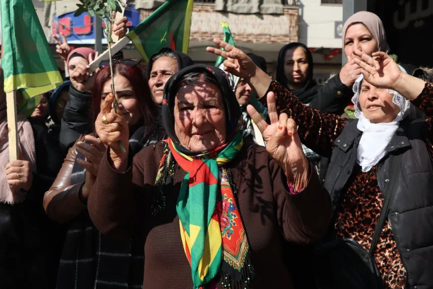 Di meşa piştgiriya YPJ’ê de: Em yekitiya xwe xurt bikin û destkeftiyên xwe biparêzin