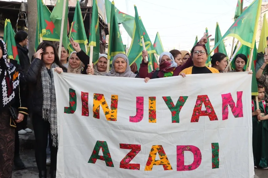 Di meşa piştgiriya YPJ’ê de: Em yekitiya xwe xurt bikin û destkeftiyên xwe biparêzin