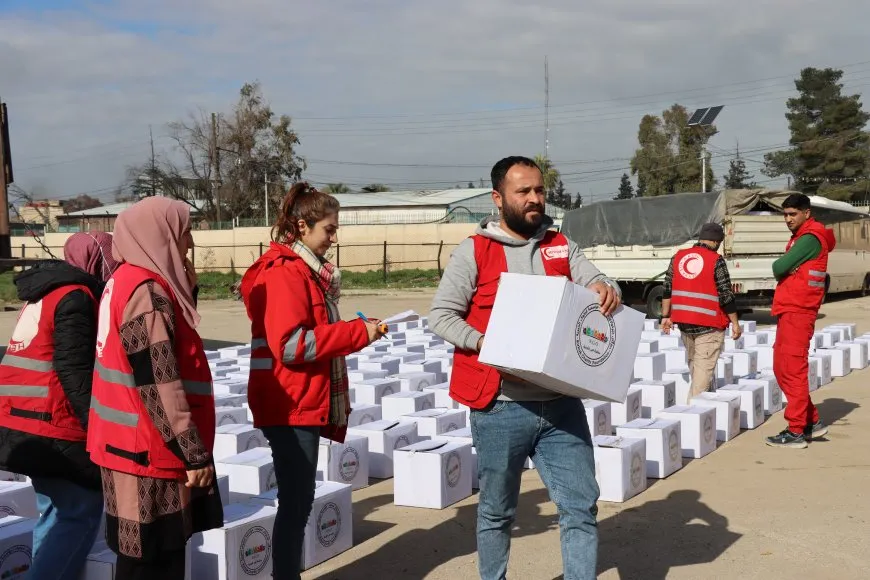 750 kamyonên alîkariyê ji bo piştgiriya koçberan gihaştin Rojava