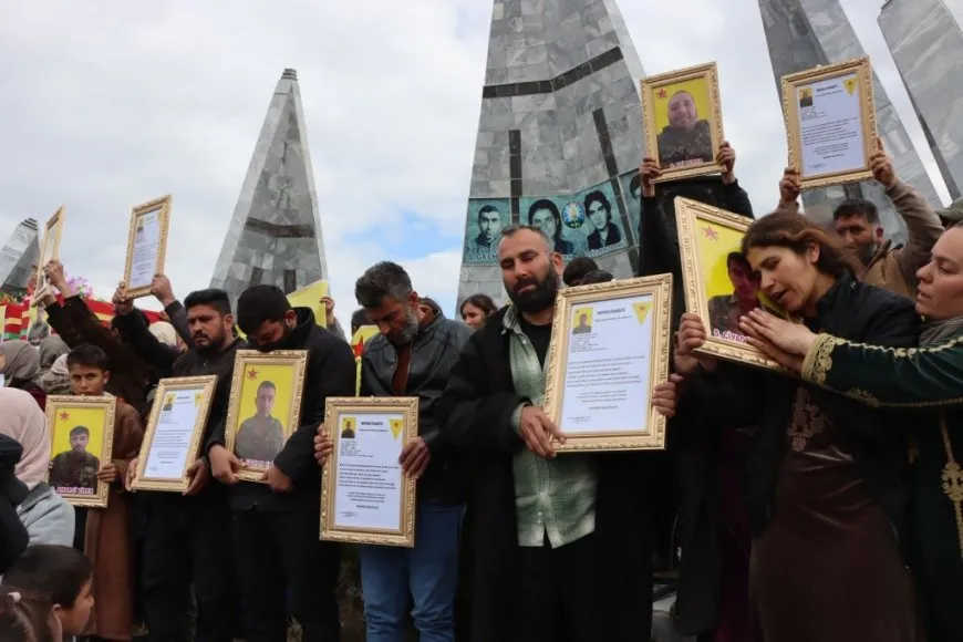 Li Kobanê merasîma 7 şehîdan