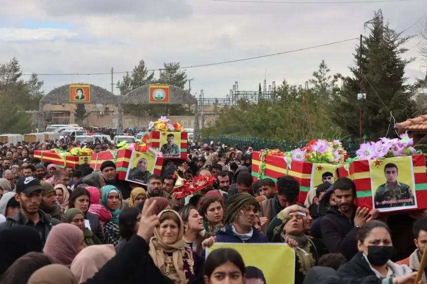 Li Kobanê merasîma 7 şehîdan