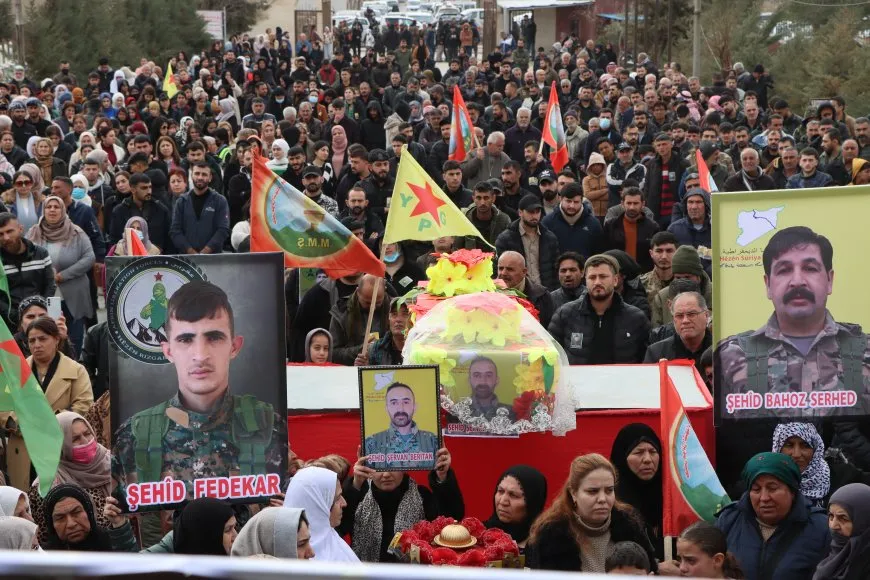 Bi hezaran şêniyên Qamişloyê 6 cangorî bi bîr anîn