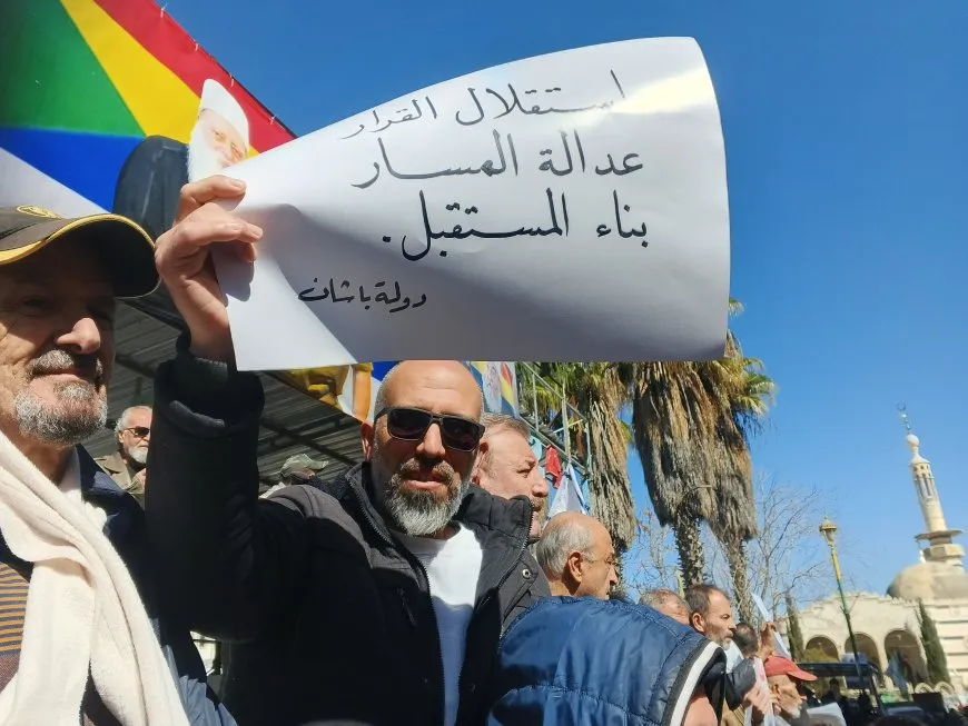 Xwepêşandêran li Siwêdayê daxwaza rakirina dorpêçê kir