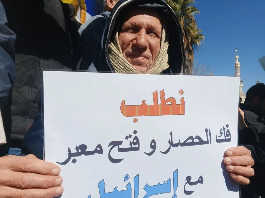 Xwepêşandêran li Siwêdayê daxwaza rakirina dorpêçê kir