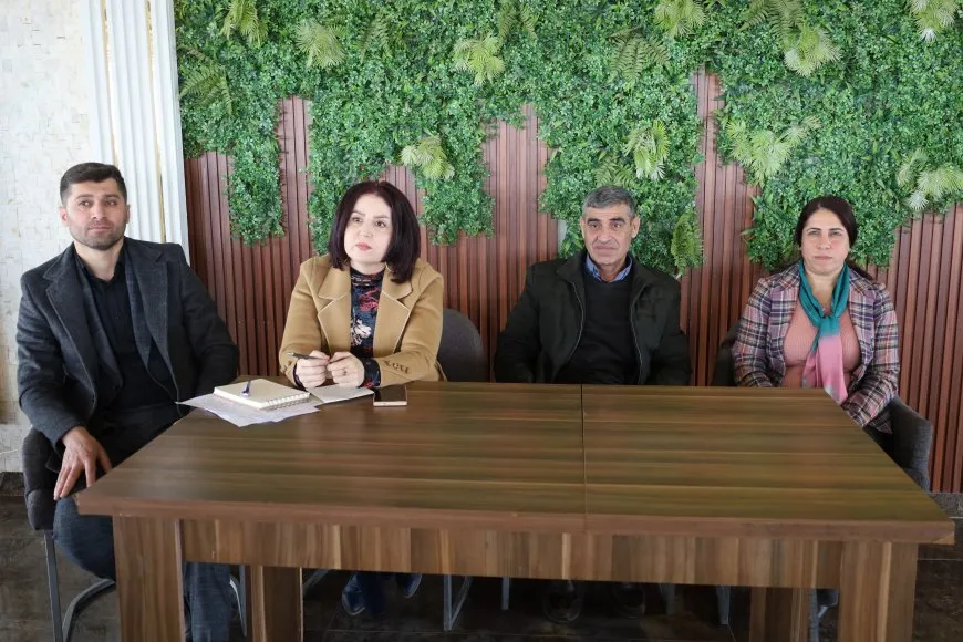 TEV-DEM li Qamişlo bi parêzeran re civiya