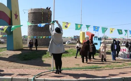 Bi boneya 8'ê Adarê bajar tên xemilandin
