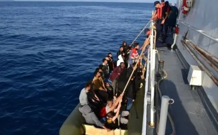 Li peravên Tirkiyeyê bota penaberan qeza kir: 14 kes mirin