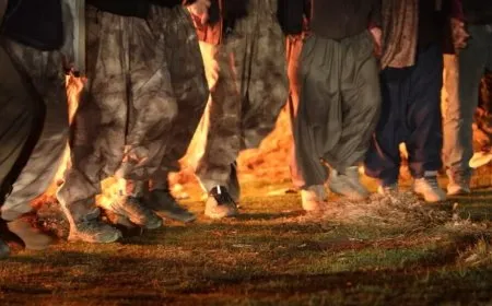 Gerîlayên azadiyê  li Qendîlê agirê Newrozê dadan
