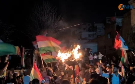 Kurdên li Şamê agirê Newrozê vêxistin