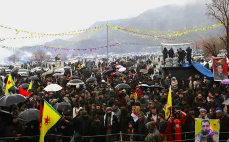 Newroza Qendîlê bi tevlîbûna hezaran kesî dest pê kir
