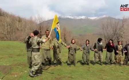 Gerîlayan li Bradostê Newroz pîroz kirin