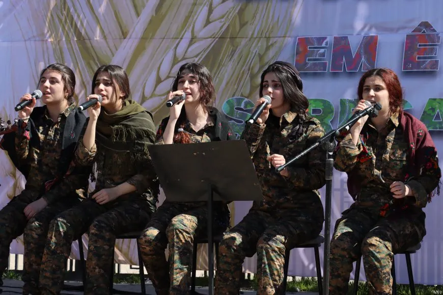 Ji bo pişgiriya YPJ’ê çalakiya hunerî