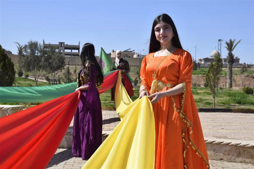 Depoyên genim ên Hesekê bi keziyên sembolîk hatin xemilandin