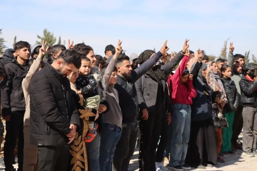 Li Kobanê merasîma 5 şehîdan