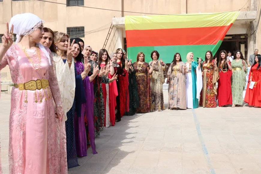 Saziyên jinan bi boneya 8’ê Adarê daxuyanî dan û bendên kontrolê ziyaret kirin