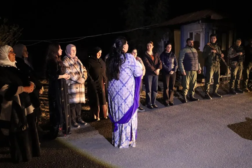 Kongra Star serdana bendên ewlehiyê kir û mûm ji bo şehîdan vêxistin