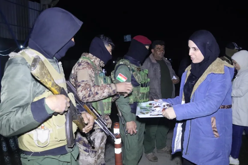 Kongra Star serdana bendên ewlehiyê kir û mûm ji bo şehîdan vêxistin