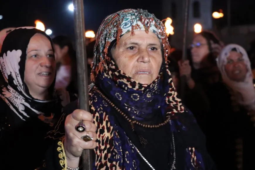 Jinên ji Qamişlo û Dêrikê meşên meşaleyî li dar xistin