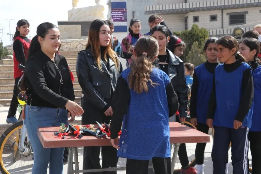 Jinên ciwan maratonek li dar xist