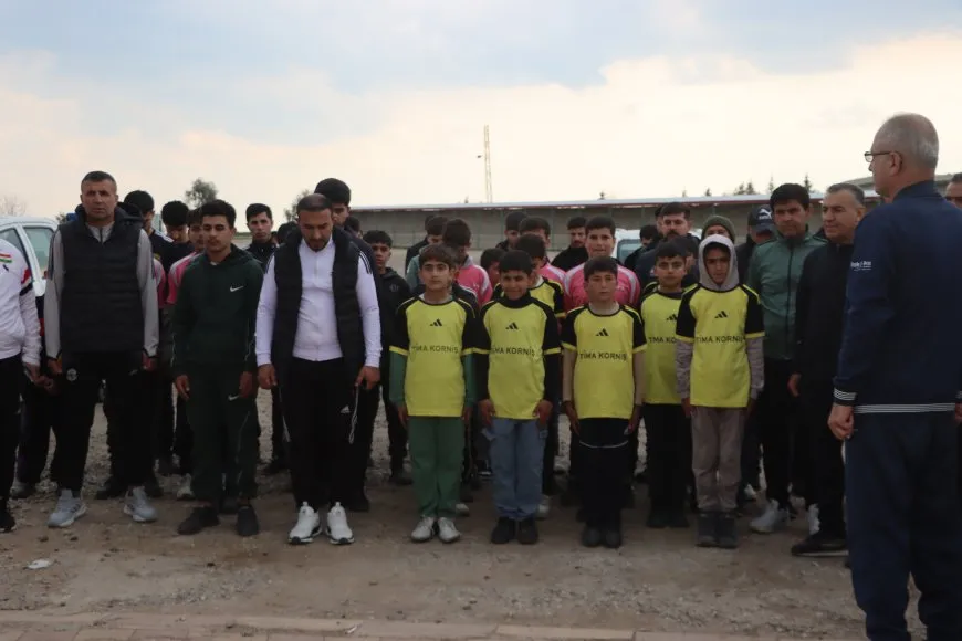 Werzişvanên Dêrikê bi meşeke çûn Pakrewangeha Şehîd Xebat Dêrik 