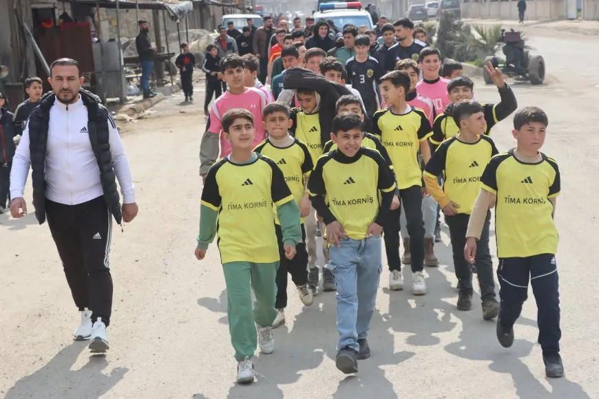 Werzişvanên Dêrikê bi meşeke çûn Pakrewangeha Şehîd Xebat Dêrik 