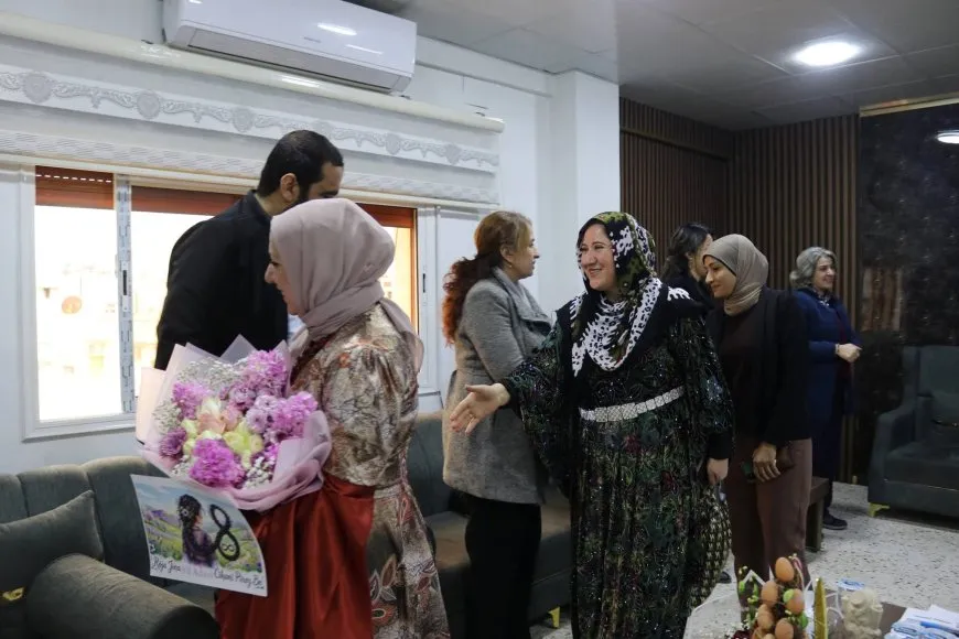 Kordînasyona Jinan li Cizîrê ji bo pîrozkirina 8'ê Adarê serdanên xwe dewam dike