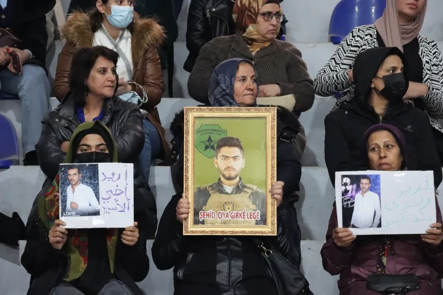 Ji çalakiya li Qamişloyê peyama "Heta berdana dîlgirtiyan têkoşîn'' hate dayîn