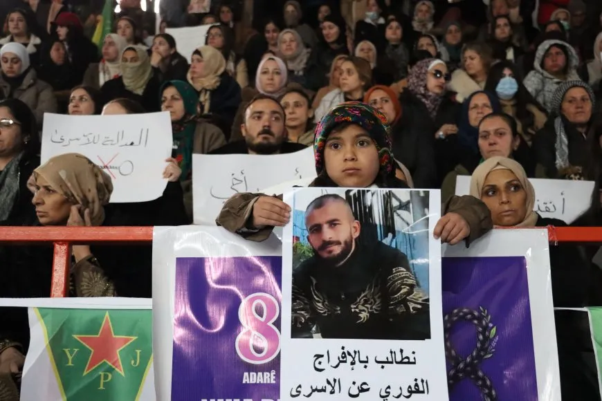 Ji çalakiya li Qamişloyê peyama "Heta berdana dîlgirtiyan têkoşîn'' hate dayîn
