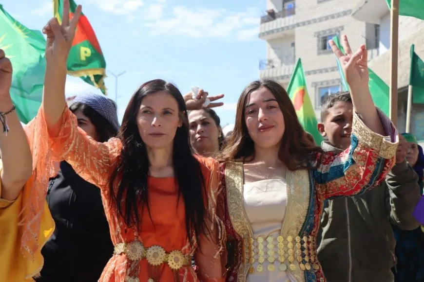Jinên Kobanê li qadan bû: Em ê destkeftiyên şoreşê biparêzin