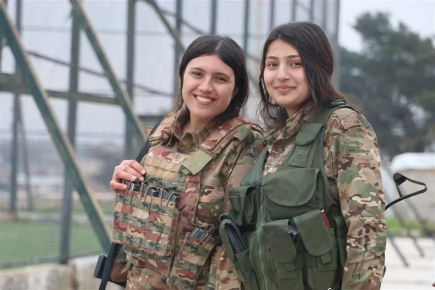 YPJˊê bi boneya 8`ê Adarê merasîma leşkerî li dar xist