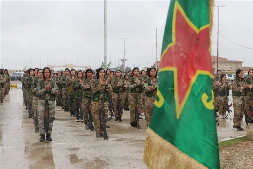 YPJˊê bi boneya 8`ê Adarê merasîma leşkerî li dar xist