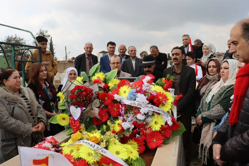 Mihemed Şêxo li ser gora xwe hat bibîranîn