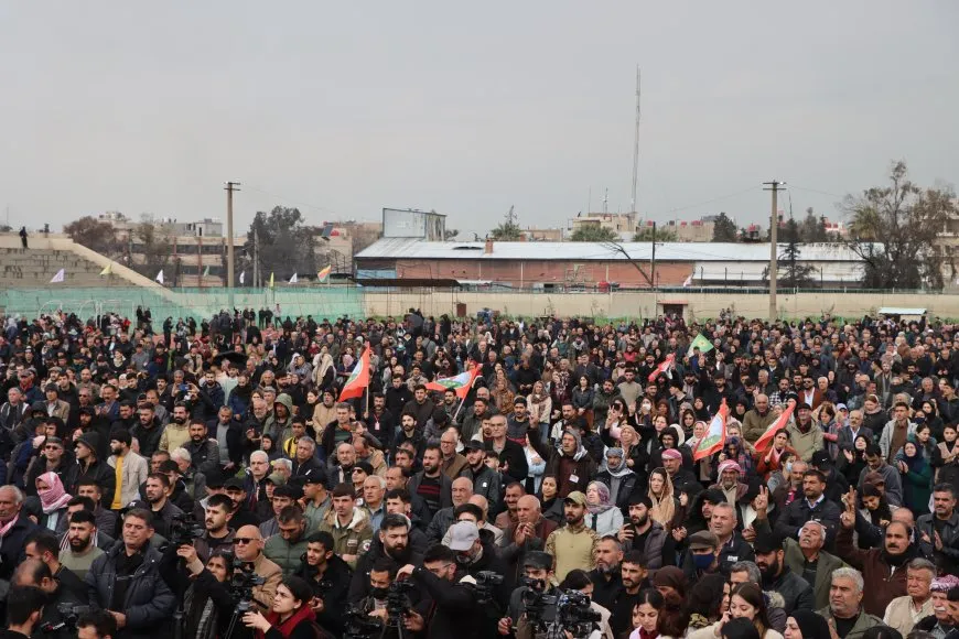 Bi hezaran kesî Salih Muslim ber bi Kobanê ve oxir kir