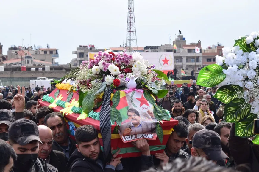 Bi hezaran kesî Salih Muslim ber bi Kobanê ve oxir kir