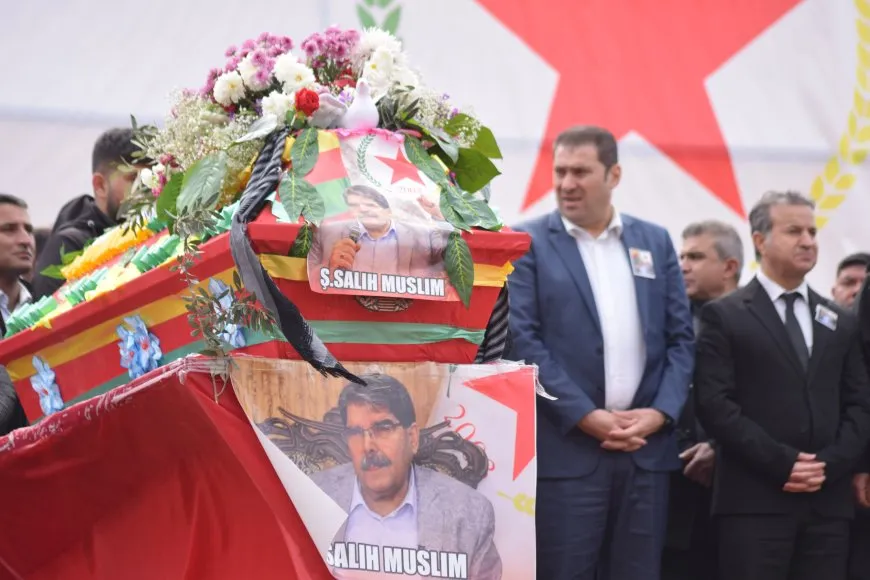 Bi hezaran kesî Salih Muslim ber bi Kobanê ve oxir kir