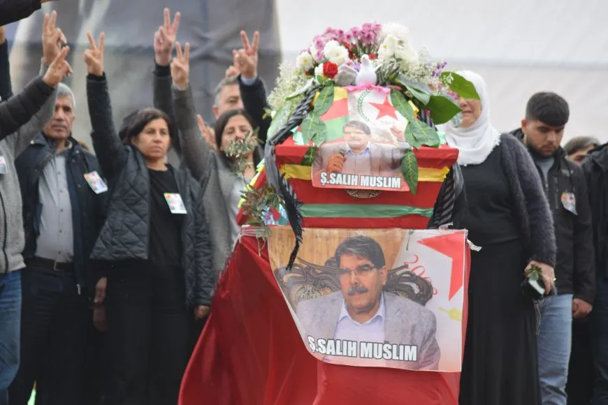 Bi hezaran kesî Salih Muslim ber bi Kobanê ve oxir kir