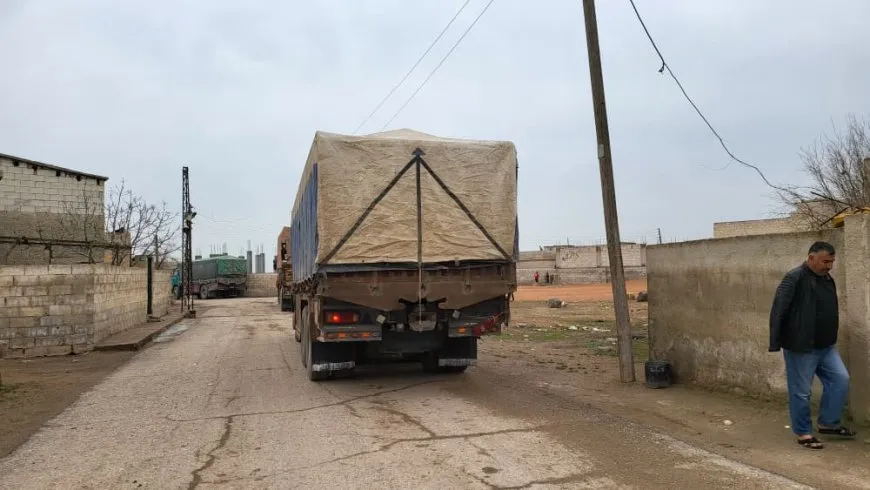 Heyva Sor a Kurd li Kobanê alîkarî belav kirin