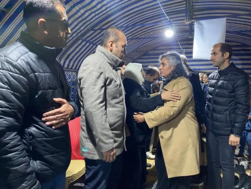 Şandeya Bakurê Kurdistanê sersaxî da malbata şehîd Salih Muslim