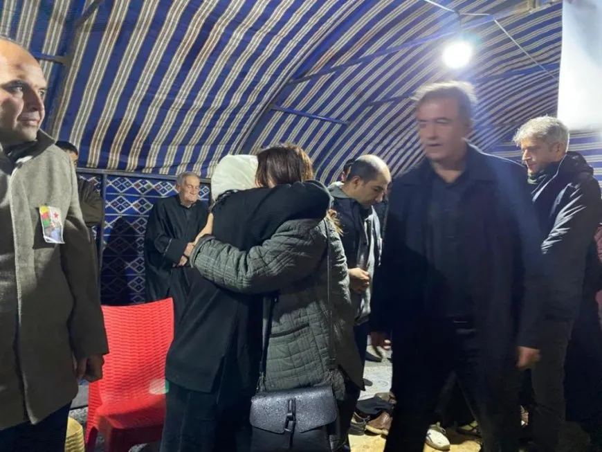 Şandeya Bakurê Kurdistanê sersaxî da malbata şehîd Salih Muslim