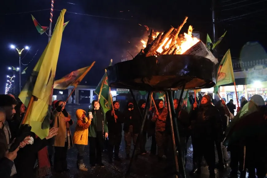 Yekem agirê Newrozê li bajarên cizîrê hate pêxistin