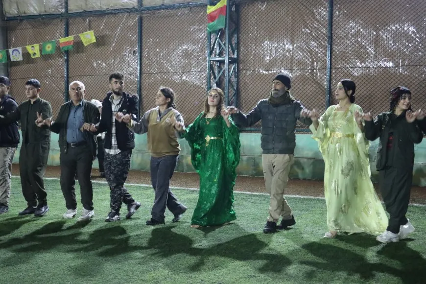 Yekem agirê Newrozê li bajarên cizîrê hate pêxistin