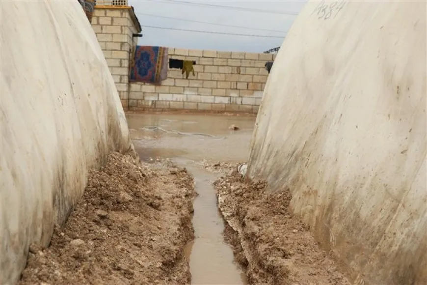Ji ber baran û lehiyê konên koçberên Serêkaniyê di bin avê de man