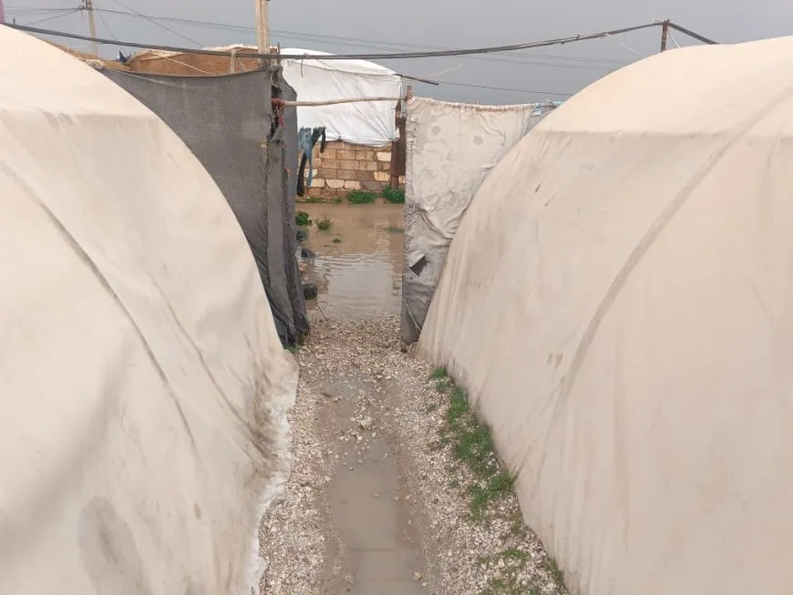 Ji ber baran û lehiyê konên koçberên Serêkaniyê di bin avê de man