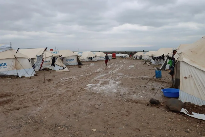 Çadirên Kampa Newroz bin av bûn