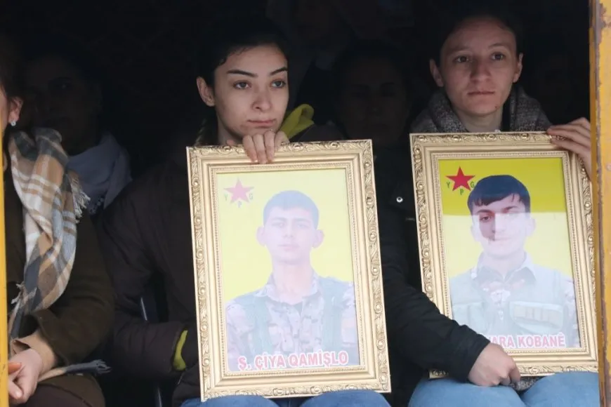 Li Kobanê merasîma sersaxiyê ya 10 şehîdan