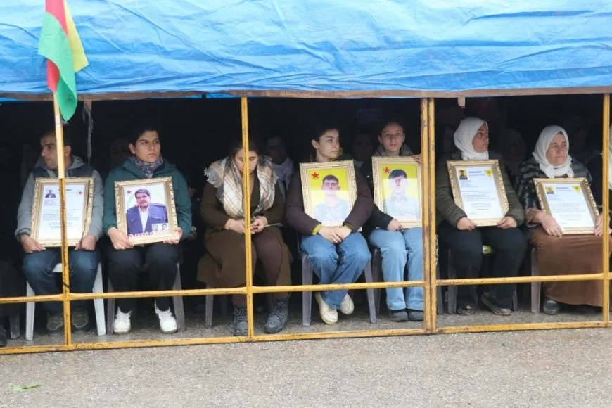 Li Kobanê merasîma sersaxiyê ya 10 şehîdan
