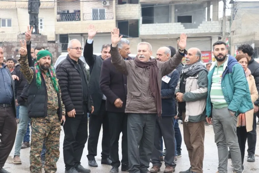 Li Kobanê merasîma sersaxiyê ya 10 şehîdan