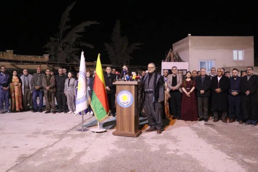 Li Kobanê daxuyanî hat dayîn û agirê Newrozê hat vêxistin