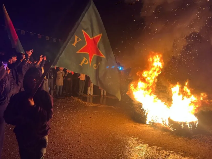 Li 3 bajaran agirê Newrozê hat vêxistin